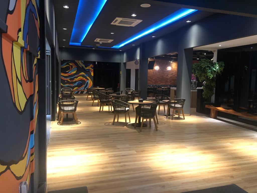 Grand Caman Hotel Бекаси Экстерьер фото