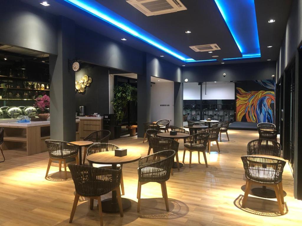 Grand Caman Hotel Бекаси Экстерьер фото