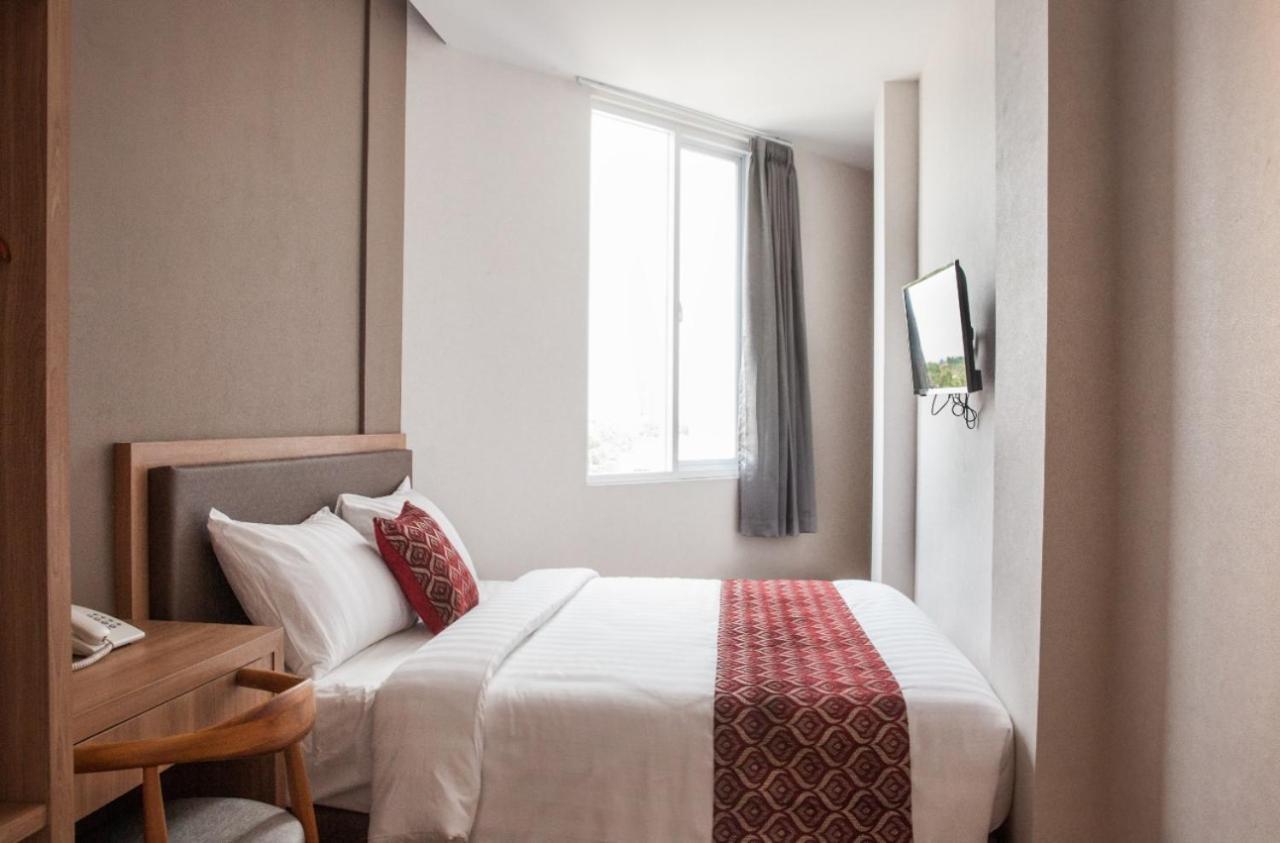 Grand Caman Hotel Бекаси Экстерьер фото
